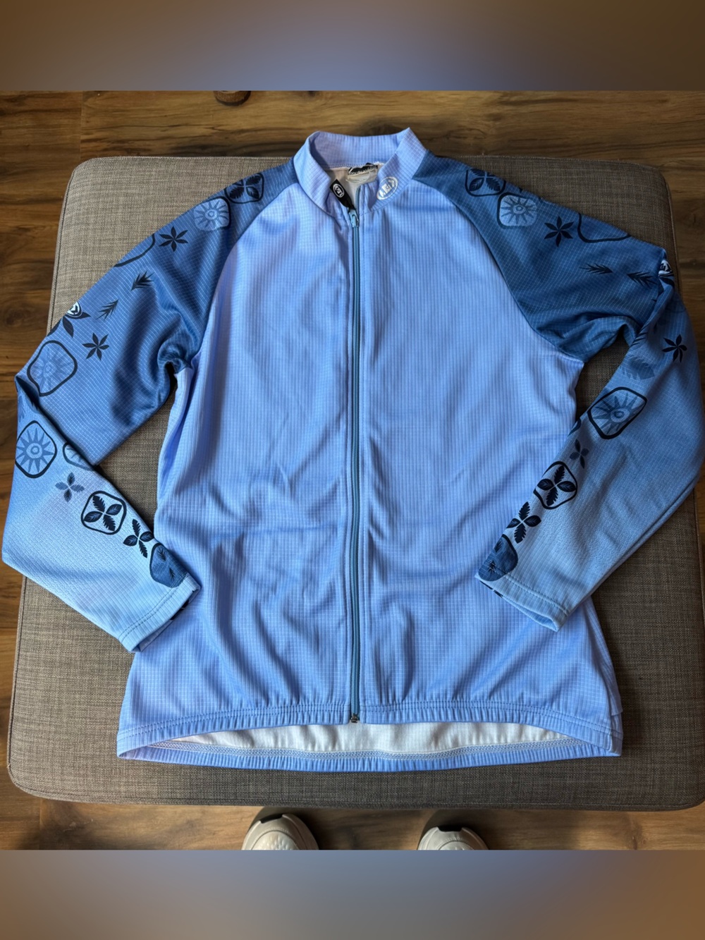 Louis Garneau light blue women’s cycling jacket large